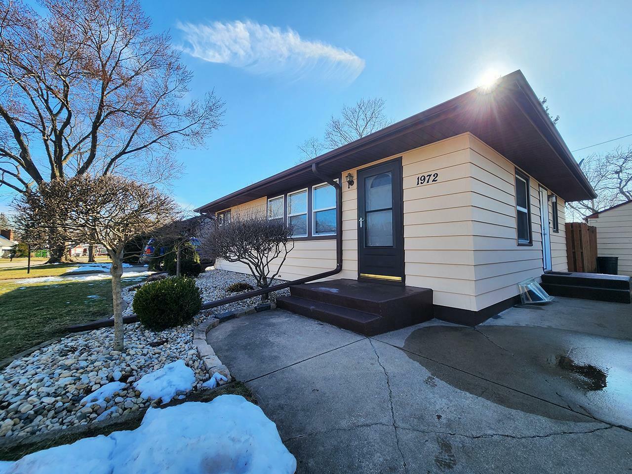 Property Photo:  1972 Greenview Dr  WI 53511 