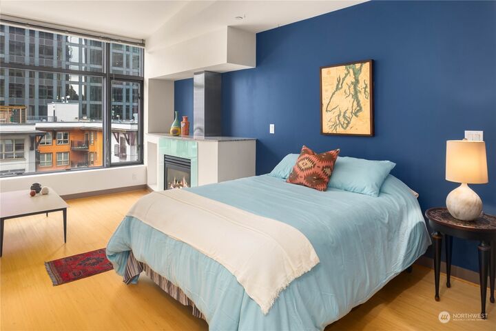 Property Photo: 2033 2nd Avenue 605 WA 98121