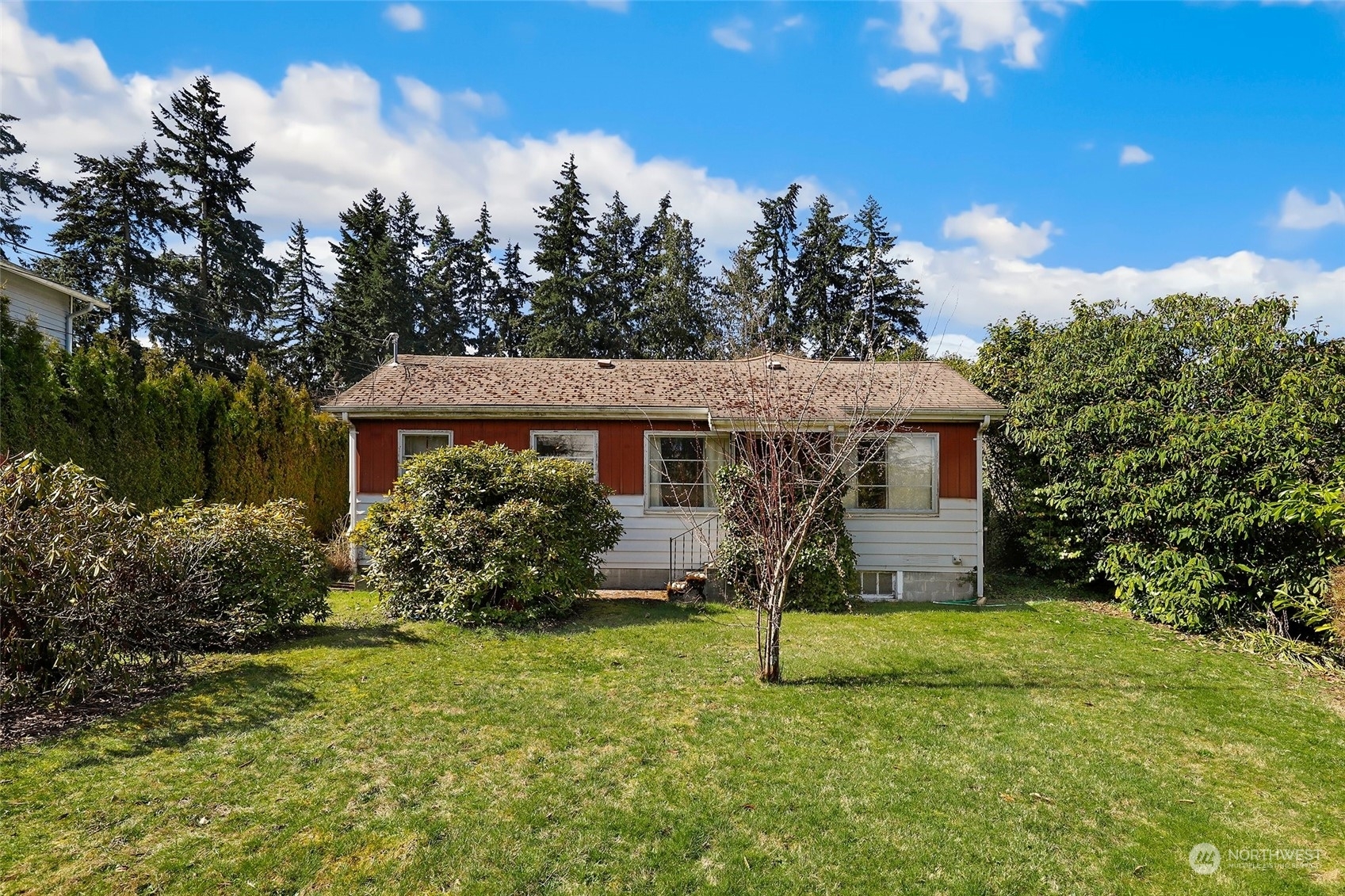 Property Photo: 17825 Wallingford Avenue N WA 98133