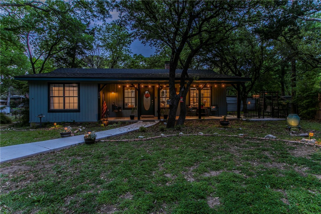 Property Photo:  200 Elysian Lane  TX 76712 