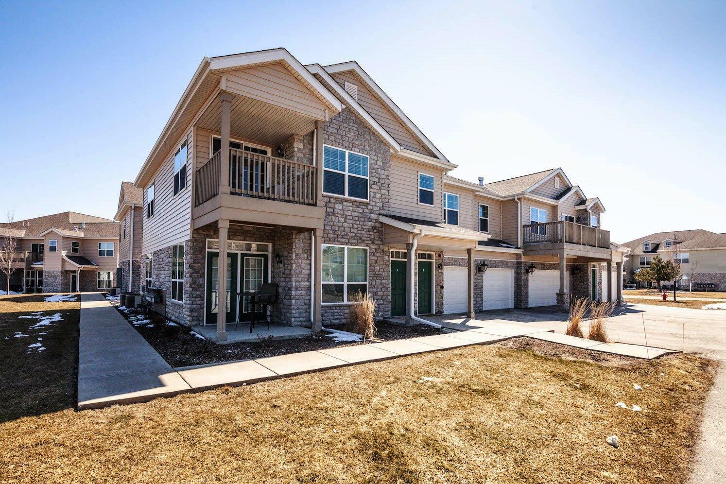 Property Photo:  N17w26480 Meadowgrass Cir B  WI 53072 