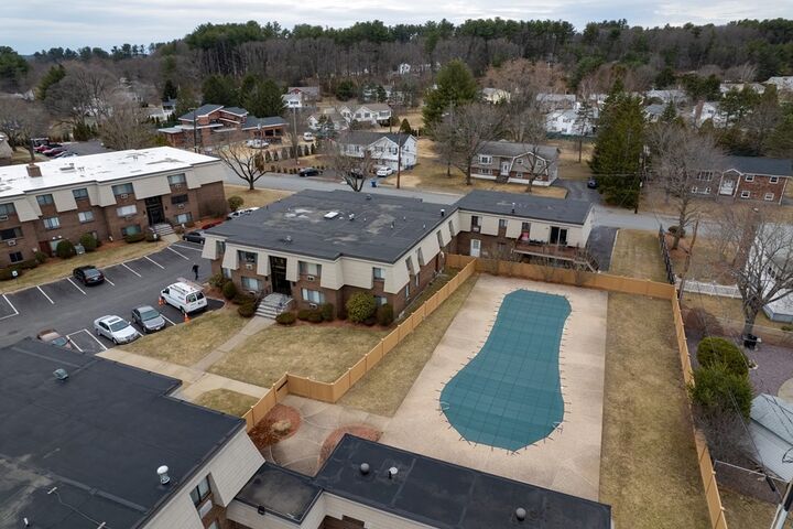 Property Photo:  6 Hallmark Gardens 7  MA 01803