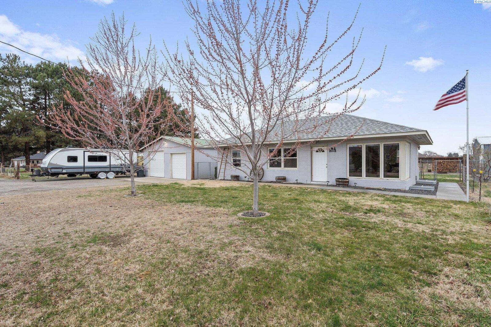 Property Photo:  26742 Ice Harbor Dr.  WA 99323 