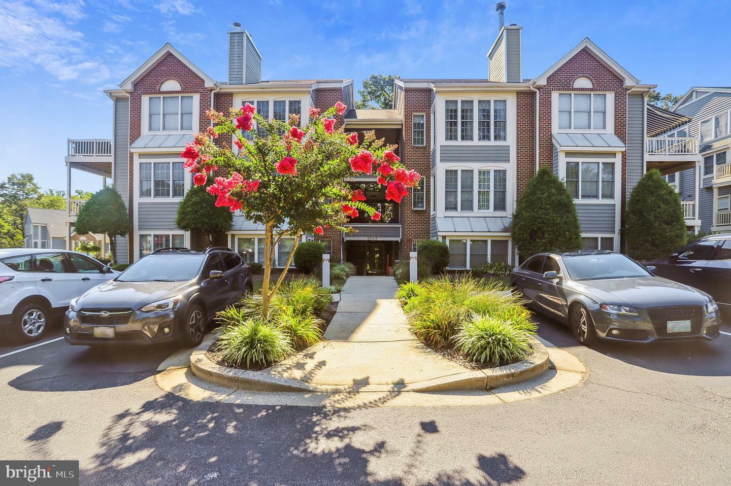Property Photo: 2707 Summerview Way 102 MD 21401