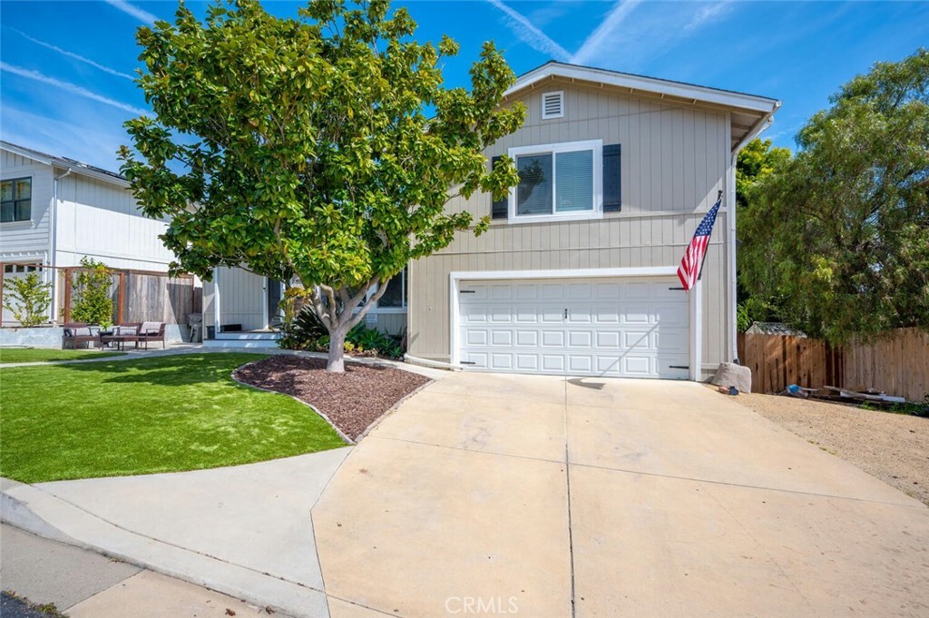 Property Photo:  115 Holly Way  CA 93449 