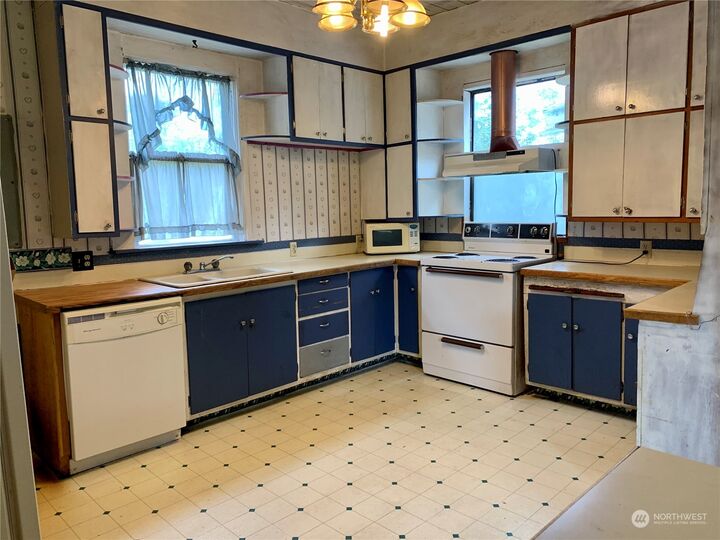 Property Photo:  4720 Spirit Lake Highway  WA 98645 