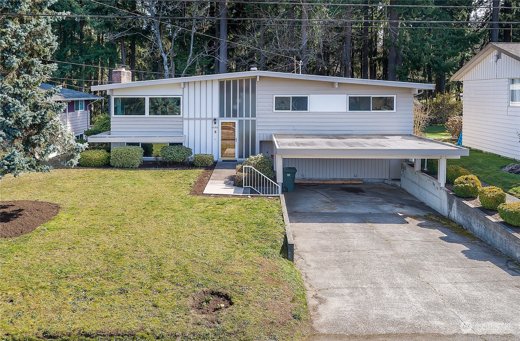 Property Photo:  5303 Sunset Lane  WA 98203 