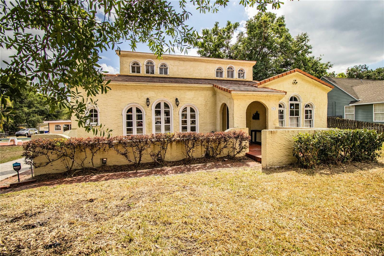 Property Photo:  743 E Edgewood Drive  FL 33803 