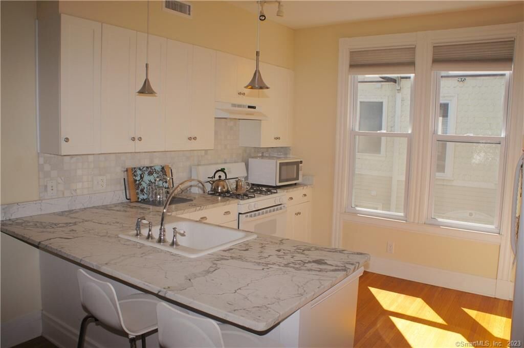 Property Photo: 611 Whitney Avenue A2 CT 06511