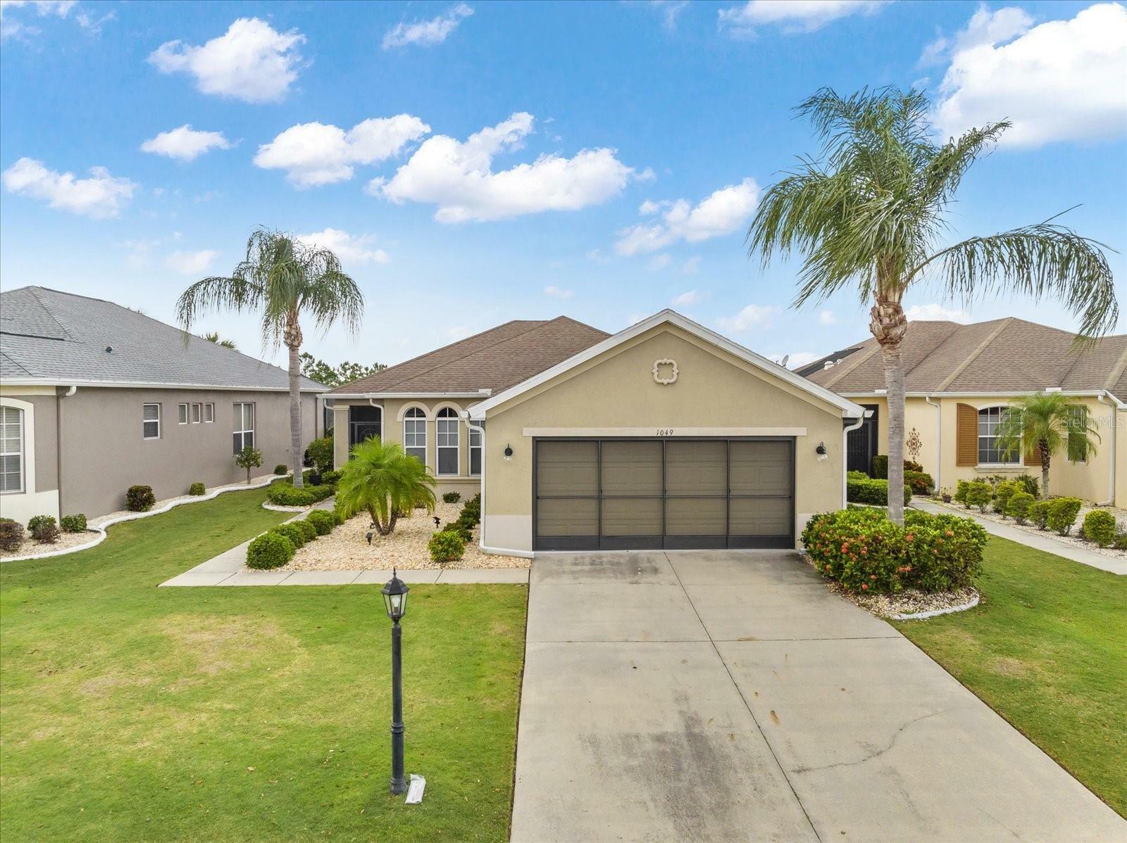 Property Photo:  1049 Emerald Dunes Drive  FL 33573 