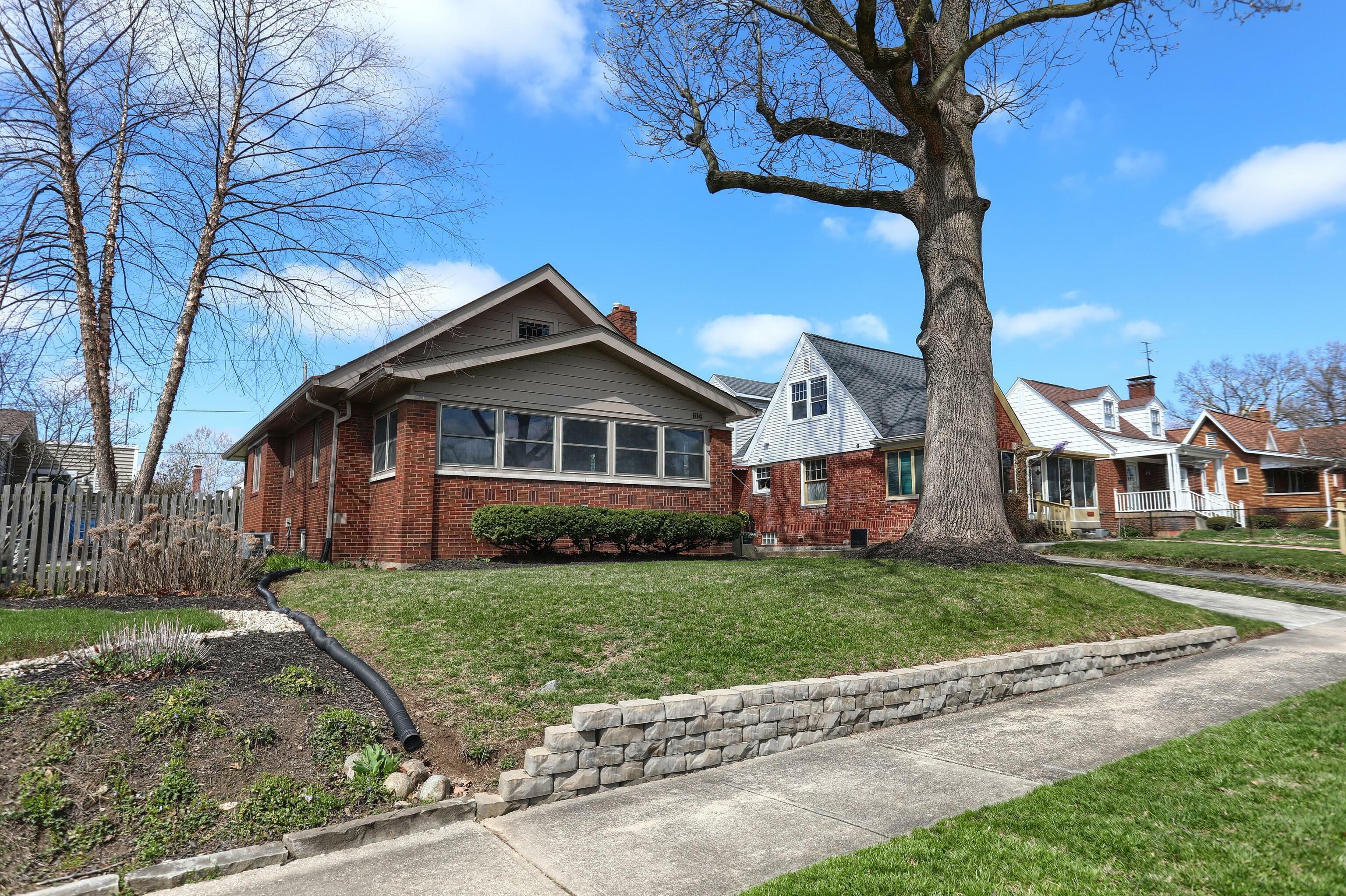 Property Photo:  814 Lesley Avenue  IN 46218 