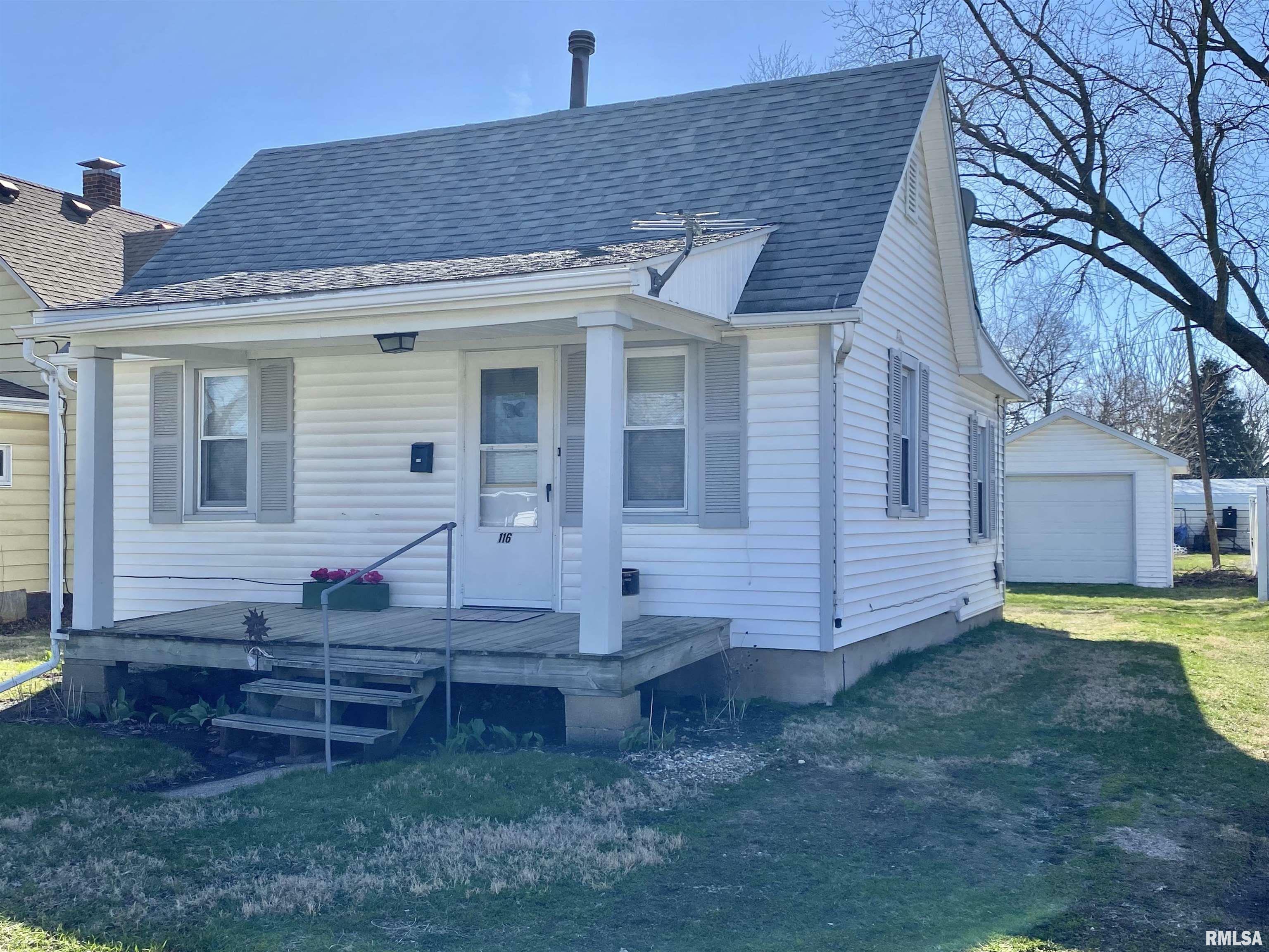 Property Photo:  116 S 8th Avenue  IL 61520 