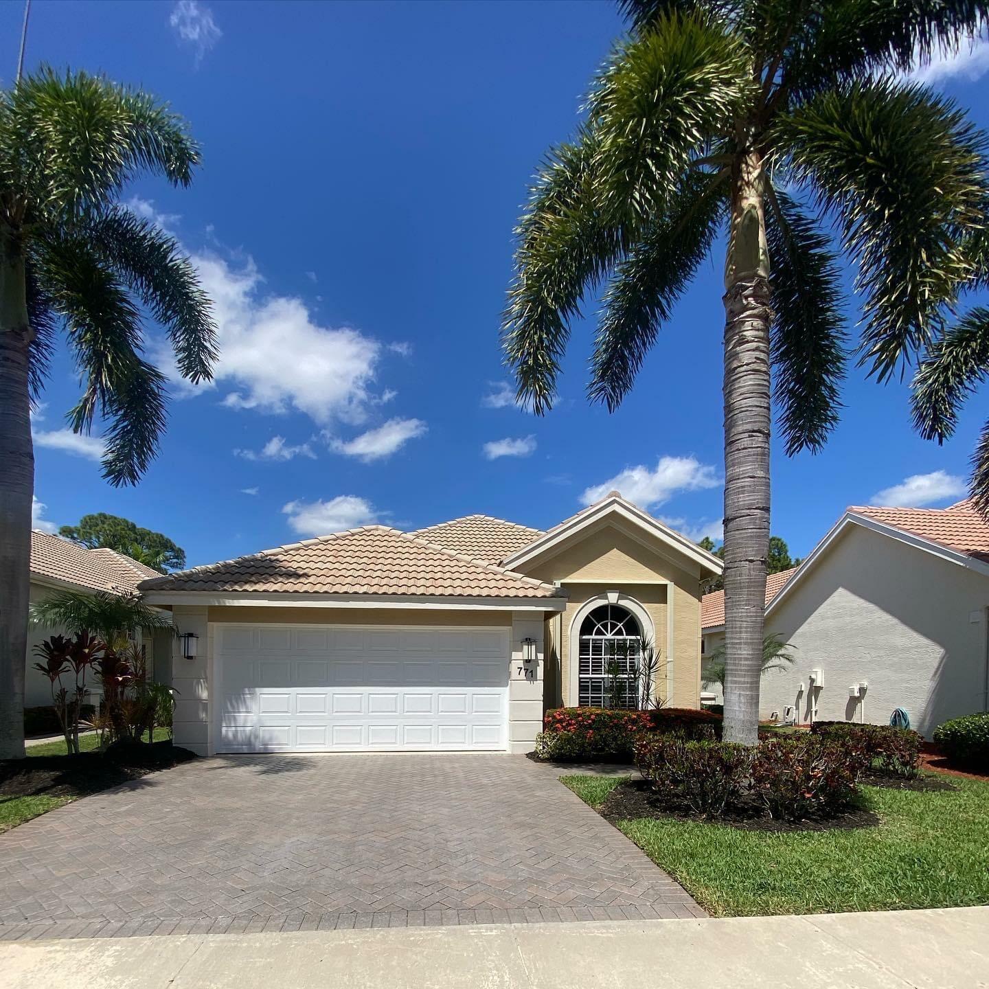 Property Photo:  771 SW Munjack Circle  FL 34986 