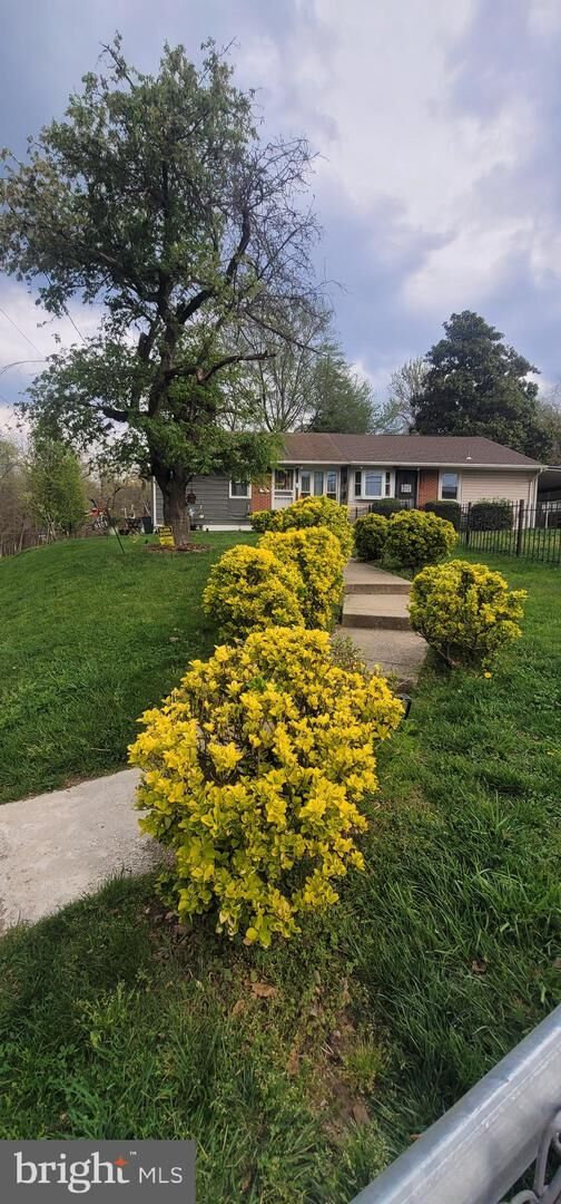Property Photo: 8101 Barlowe Road MD 20785