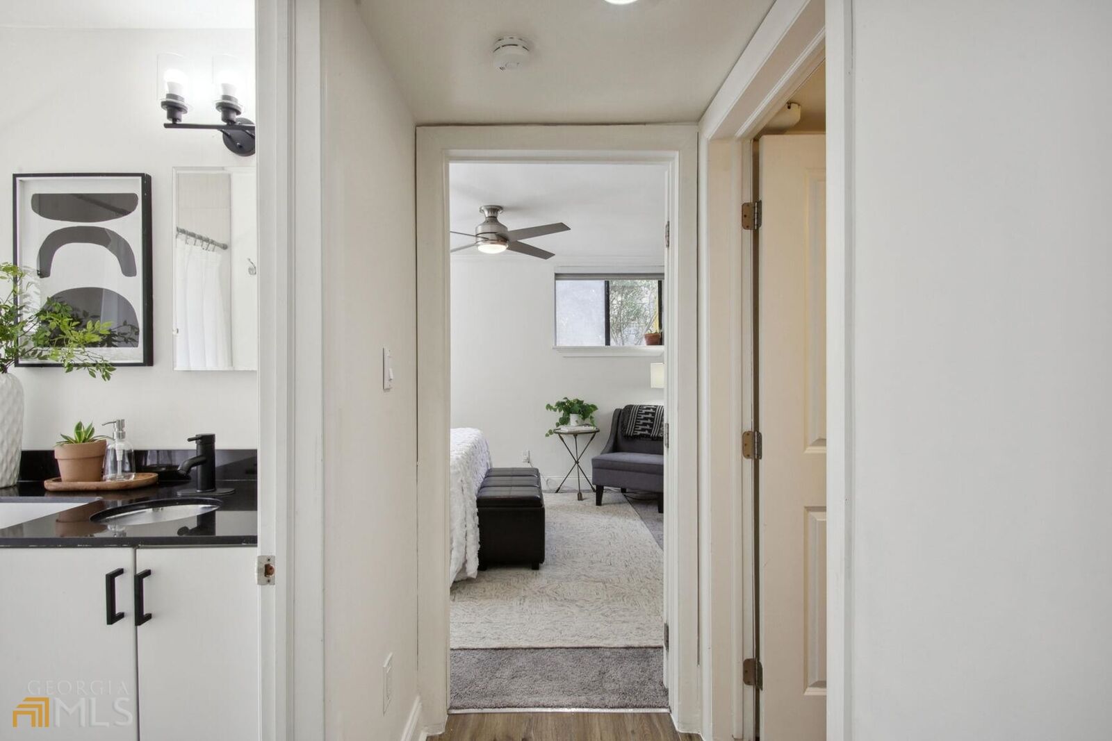 Property Photo: 870 Glendale Terrace NE 11 GA 30308