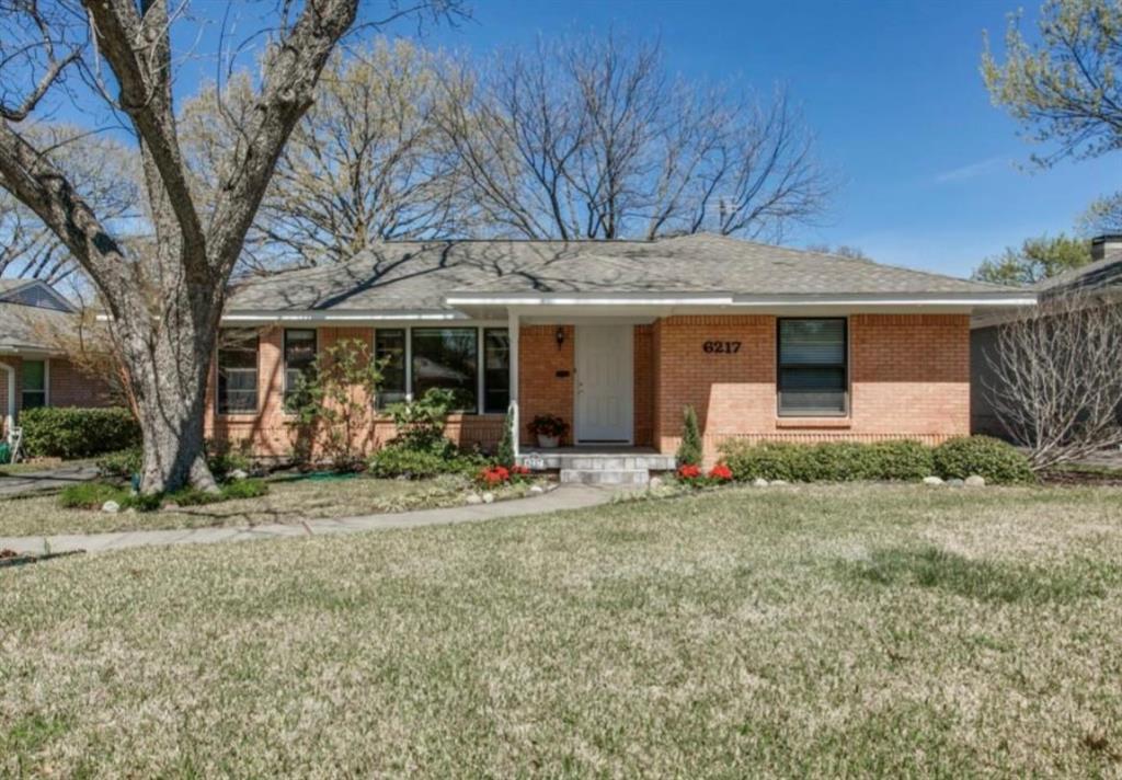Property Photo: 6217 Monticello Avenue TX 75214