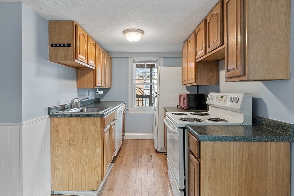 Property Photo:  138 Plymouth St  MA 01420 