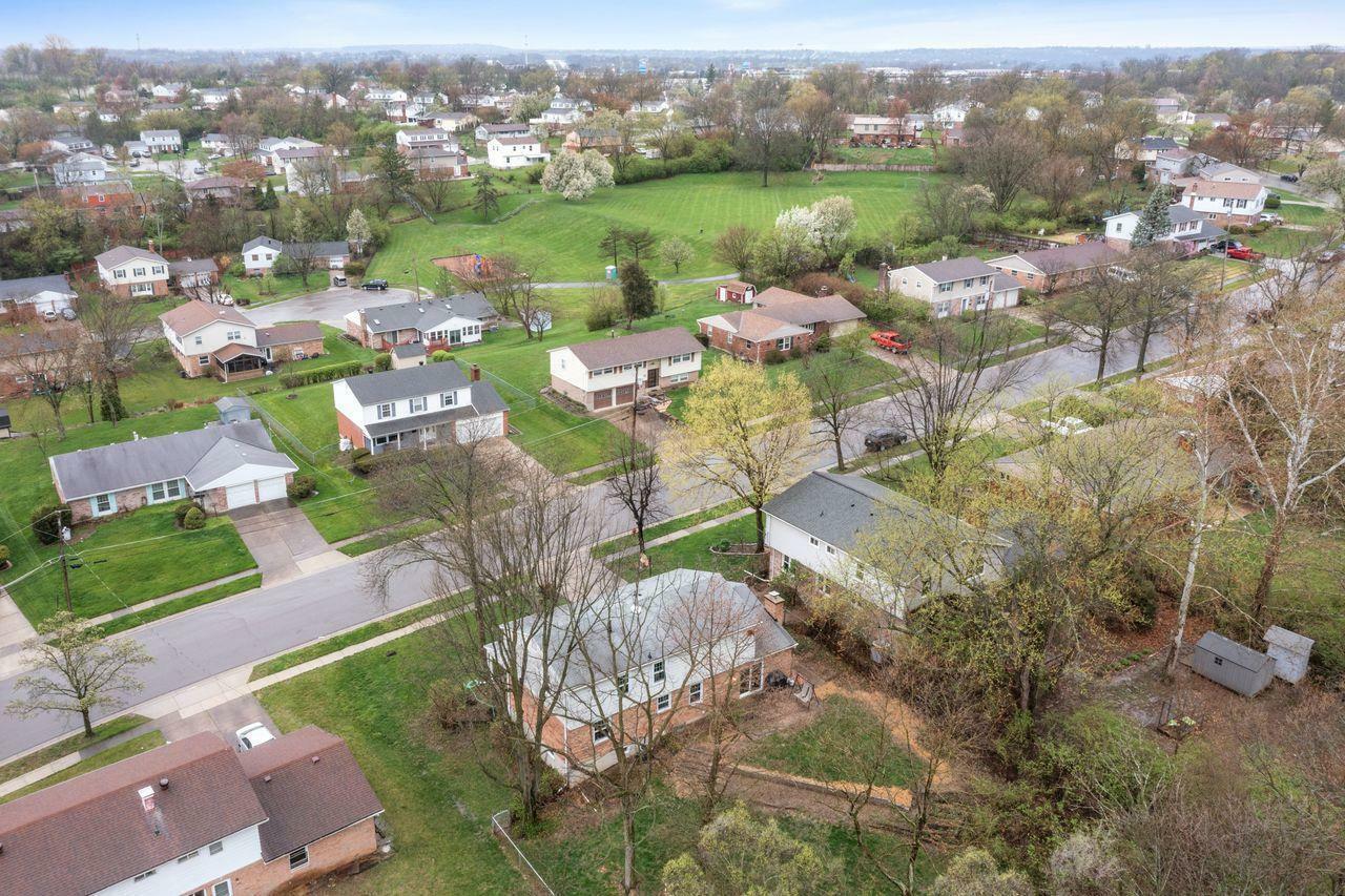 Property Photo: 802 Yorkhaven Rd OH 45240