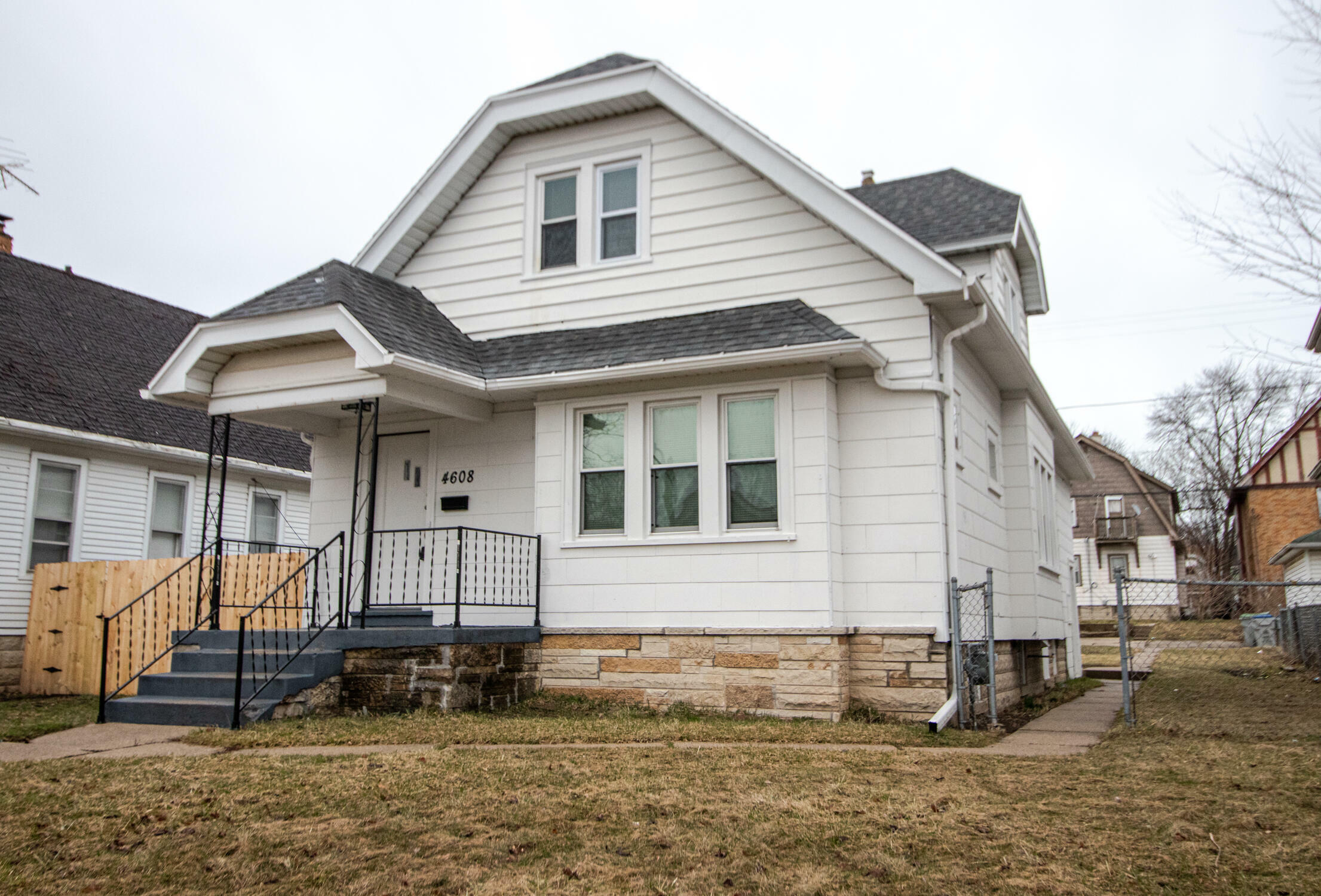Property Photo: 4608 N 39th St WI 53209