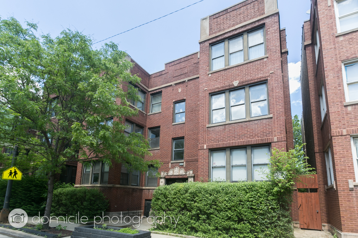 Property Photo: 5805 N Ridge Avenue 1 IL 60660