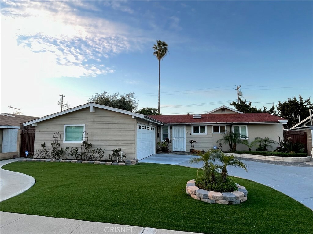 Property Photo:  1674 W Chateau Place  CA 92802 