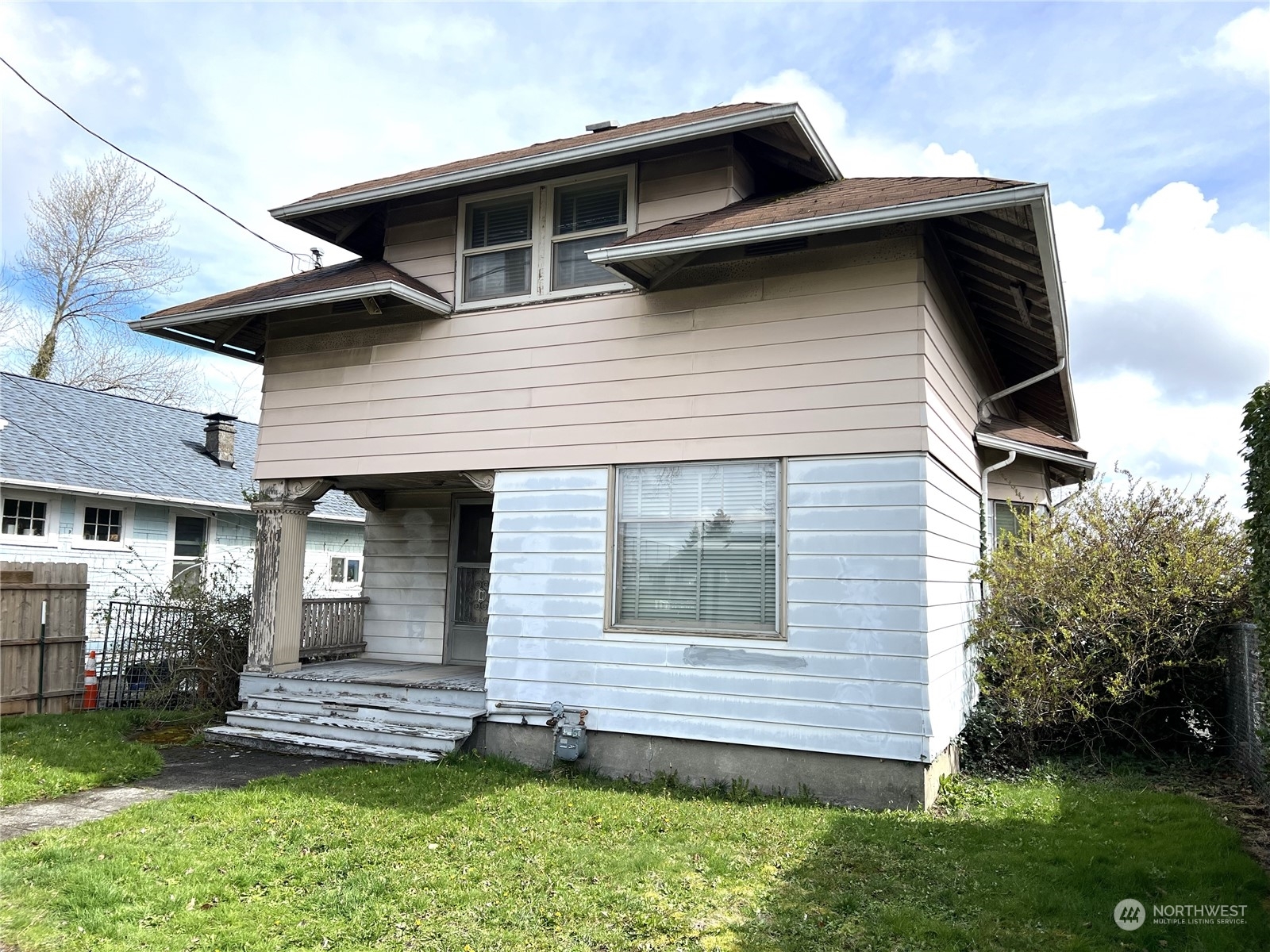 Property Photo:  1810 14th Avenue S  WA 98144 