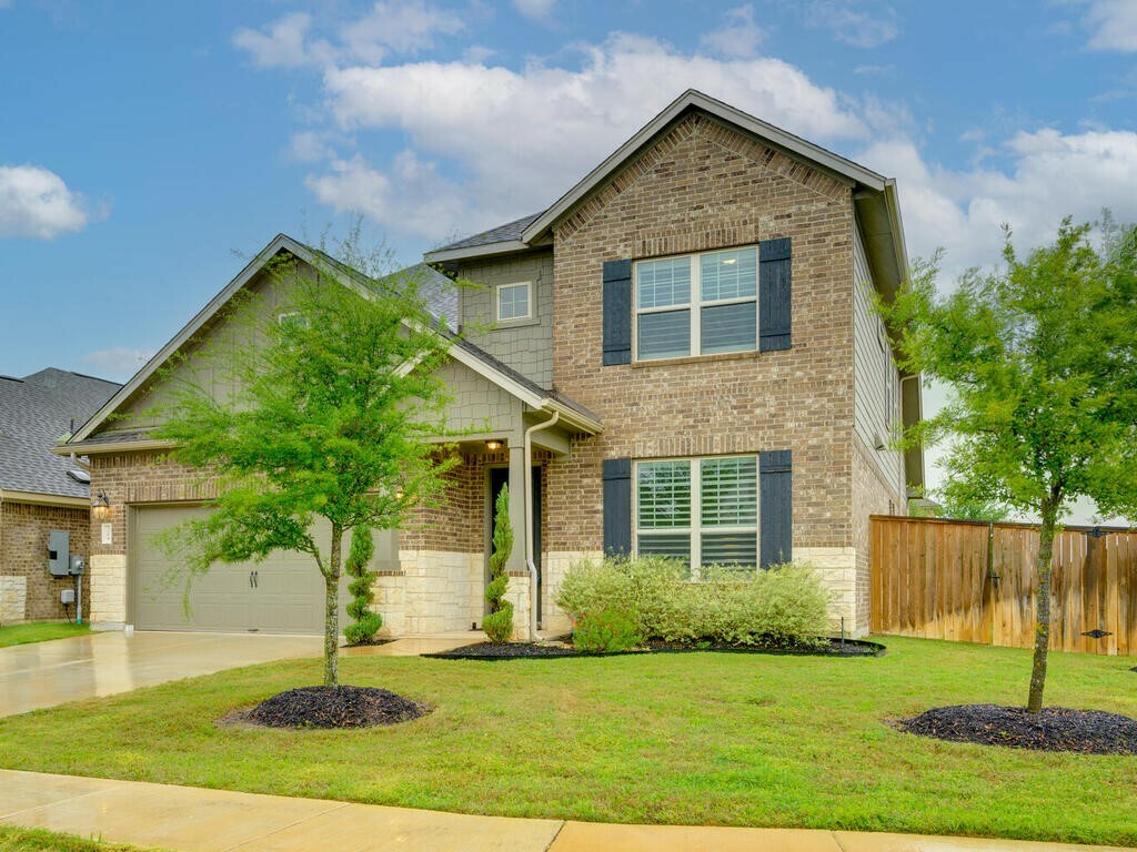 Property Photo:  209 Danbark Drive  TX 78610 