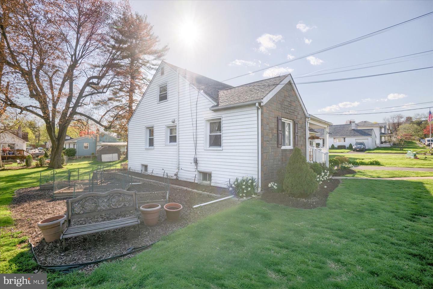 Property Photo: 520 Fairhill Street PA 19090