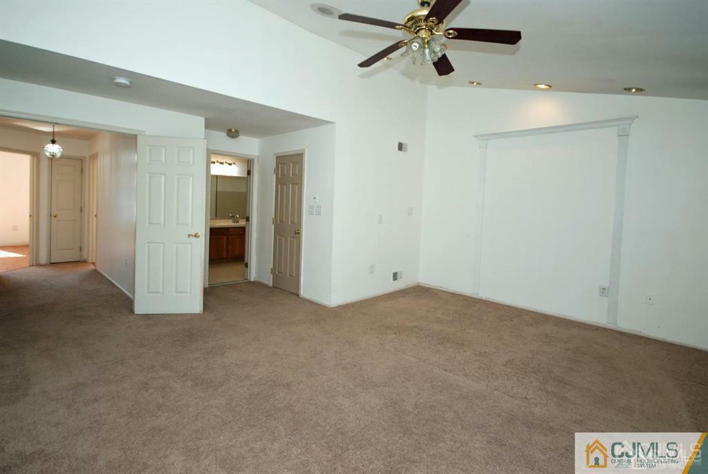 Property Photo: 7 Vandeventer Court 304 NJ 08872