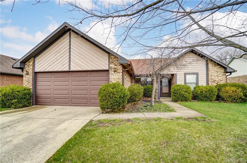 Property Photo:  6425 Prairie Creek Court  OH 45424 