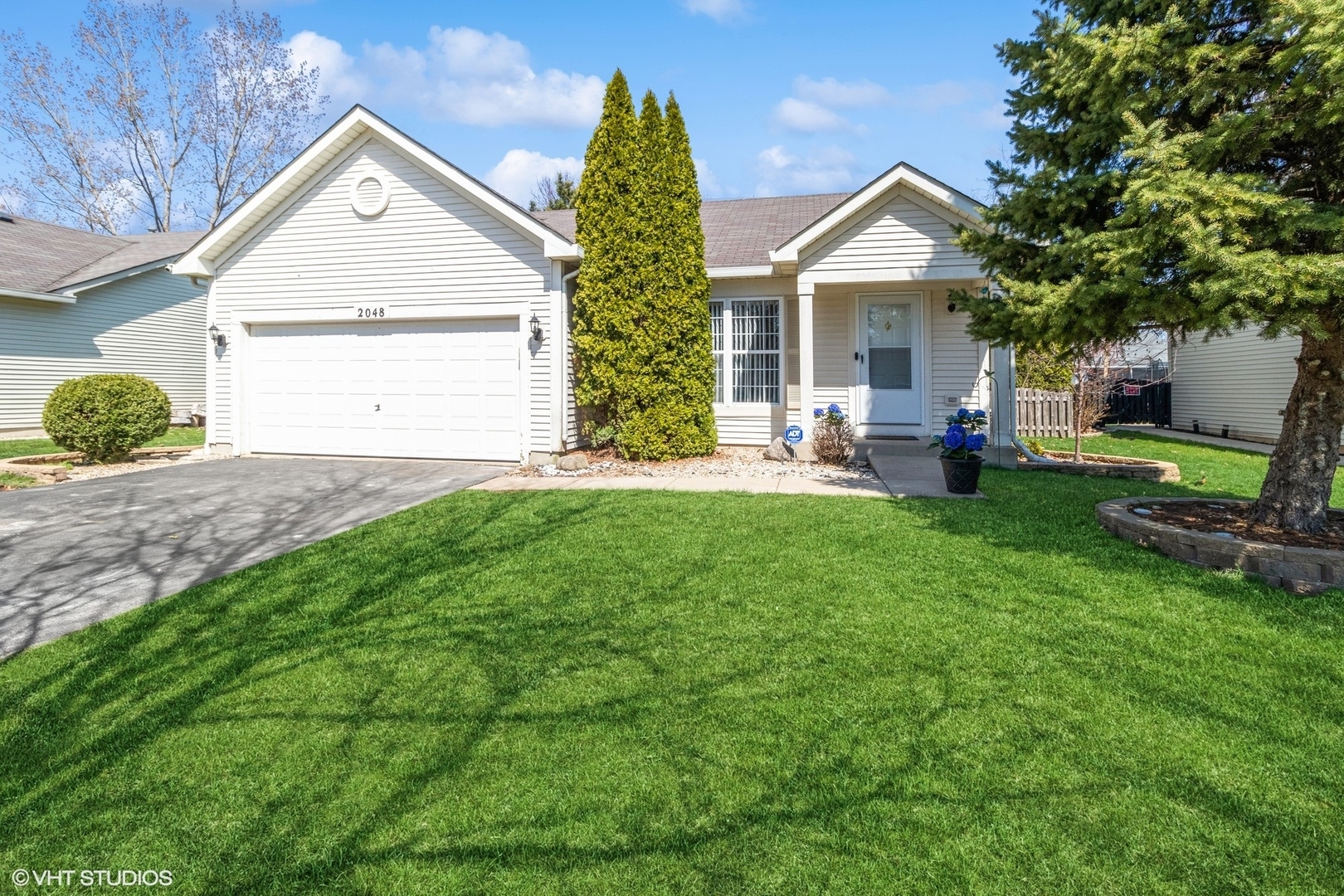 Property Photo:  2048 Winchester Trail  IL 60446 