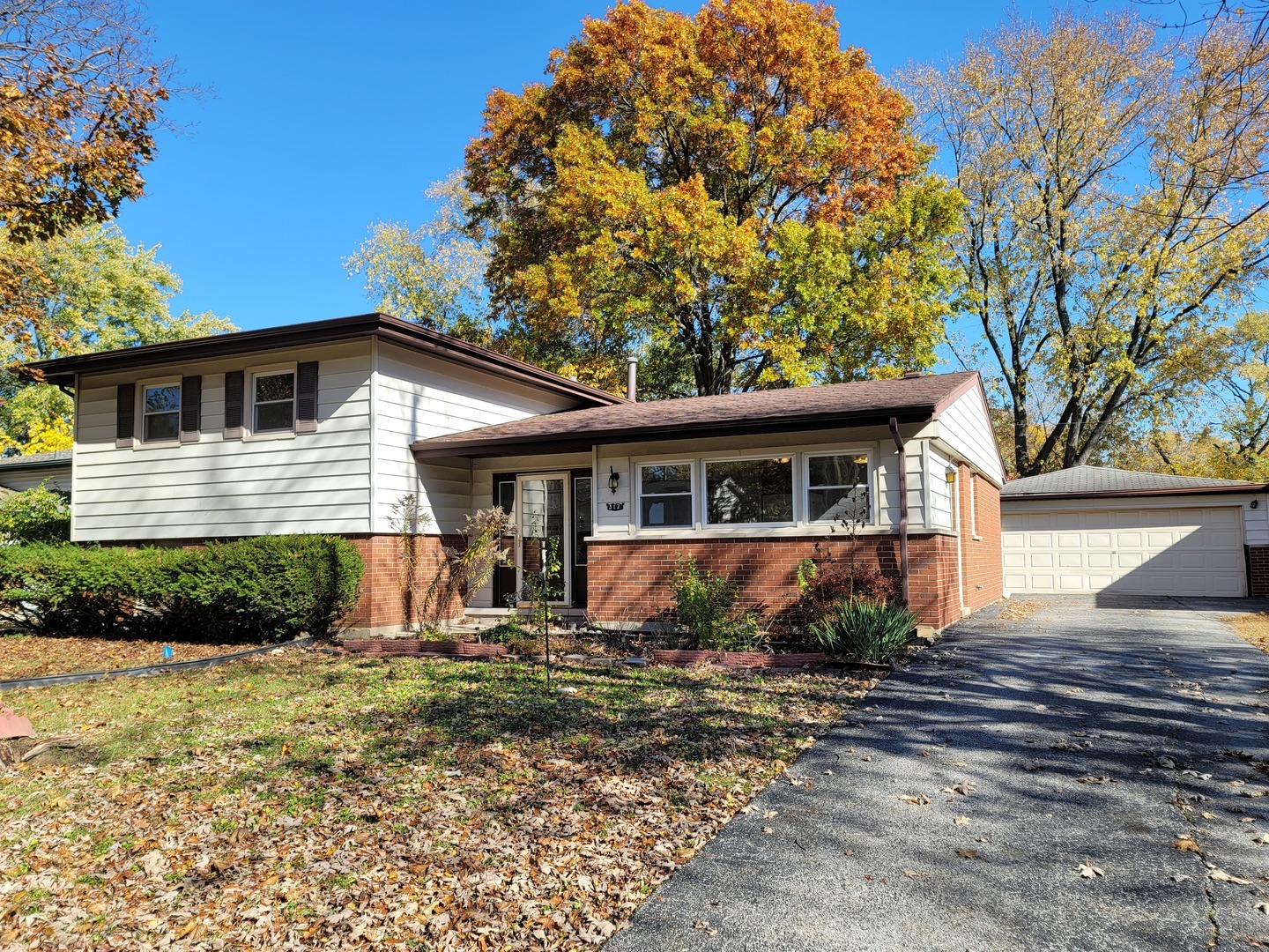 Property Photo: 317 Gettysburg Street IL 60466
