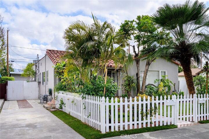 Property Photo:  224 N Niagara Street  CA 91505 