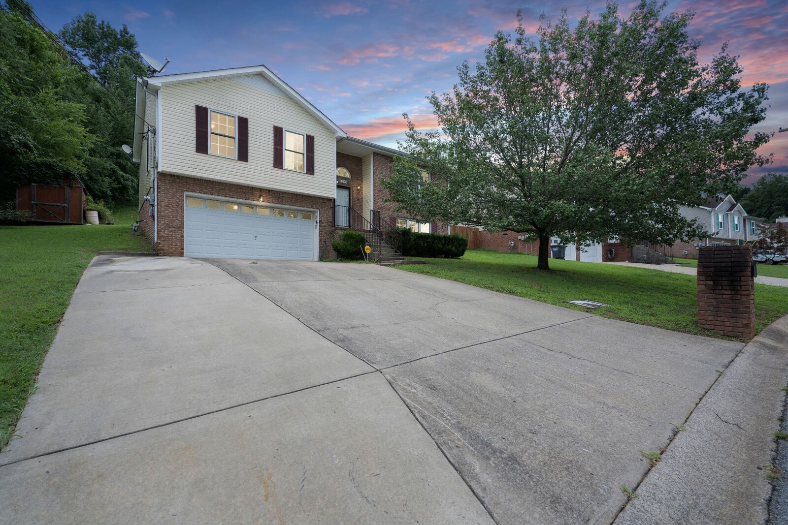 Property Photo:  1019 Hedge Apple Dr  TN 37040 