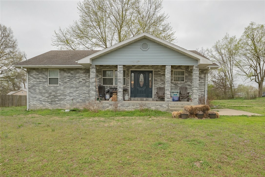 Property Photo:  216 W County Road  MO 65772 