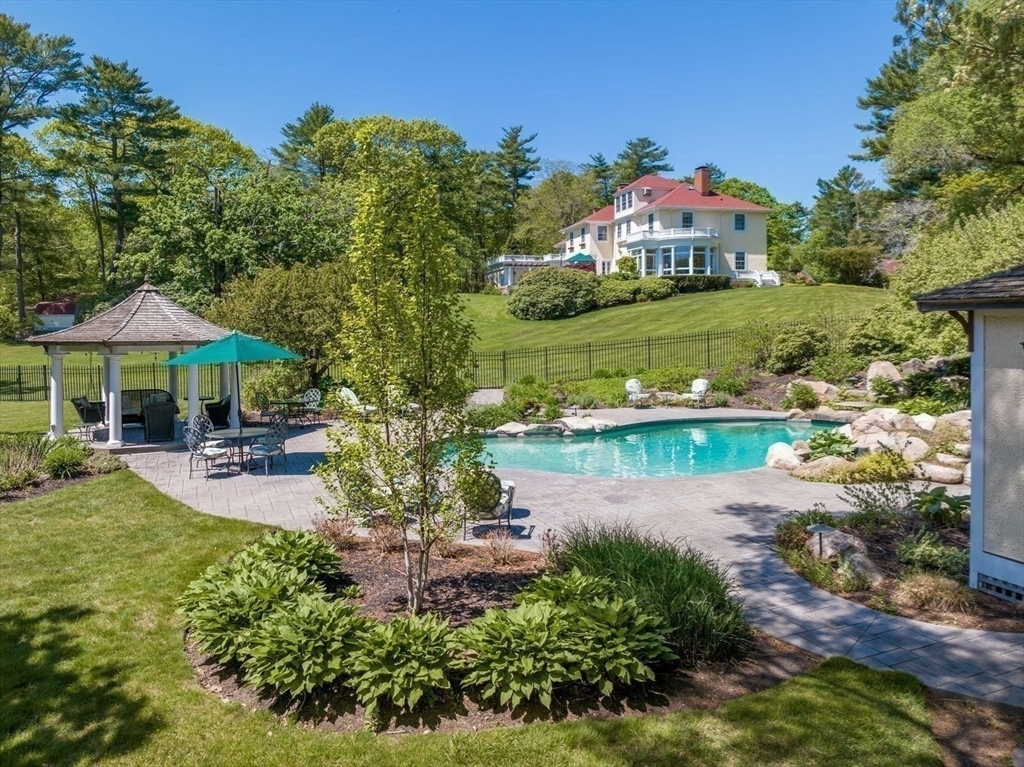 Property Photo:  1025 Hale St  MA 01915 