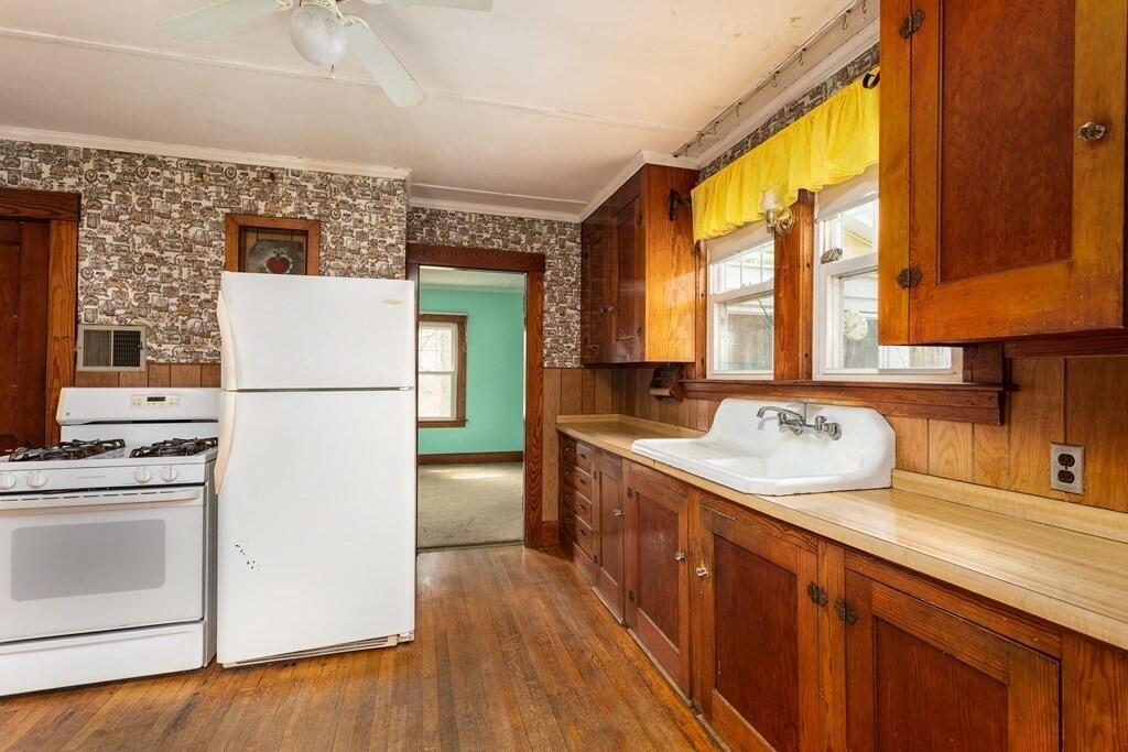 Property Photo:  841 Lancaster  MA 01462 