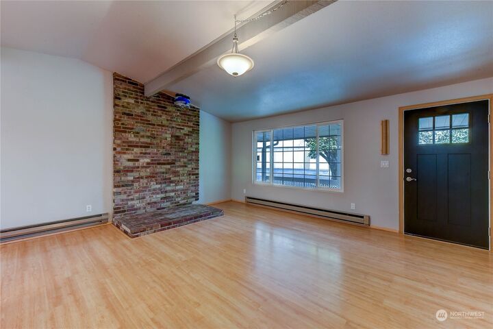 Property Photo:  16421  Three Lakes Road  WA 98290 