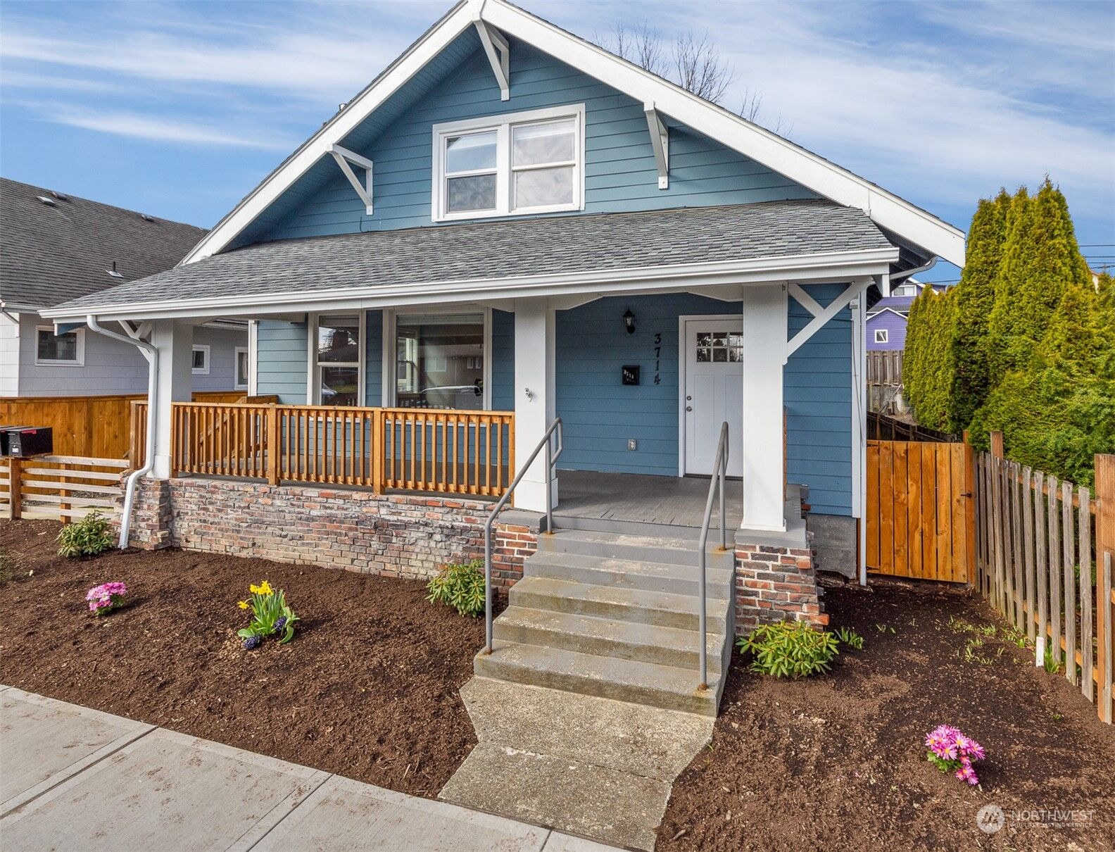 Property Photo:  3714 Colby Avenue A  WA 98201 
