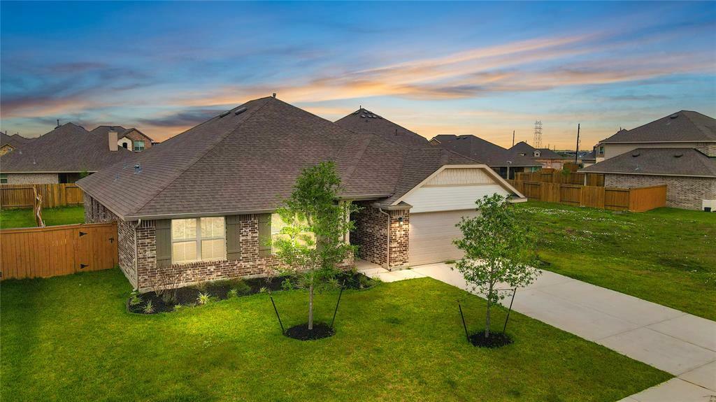 Property Photo:  10227 Whitney Reach Drive  TX 77583 