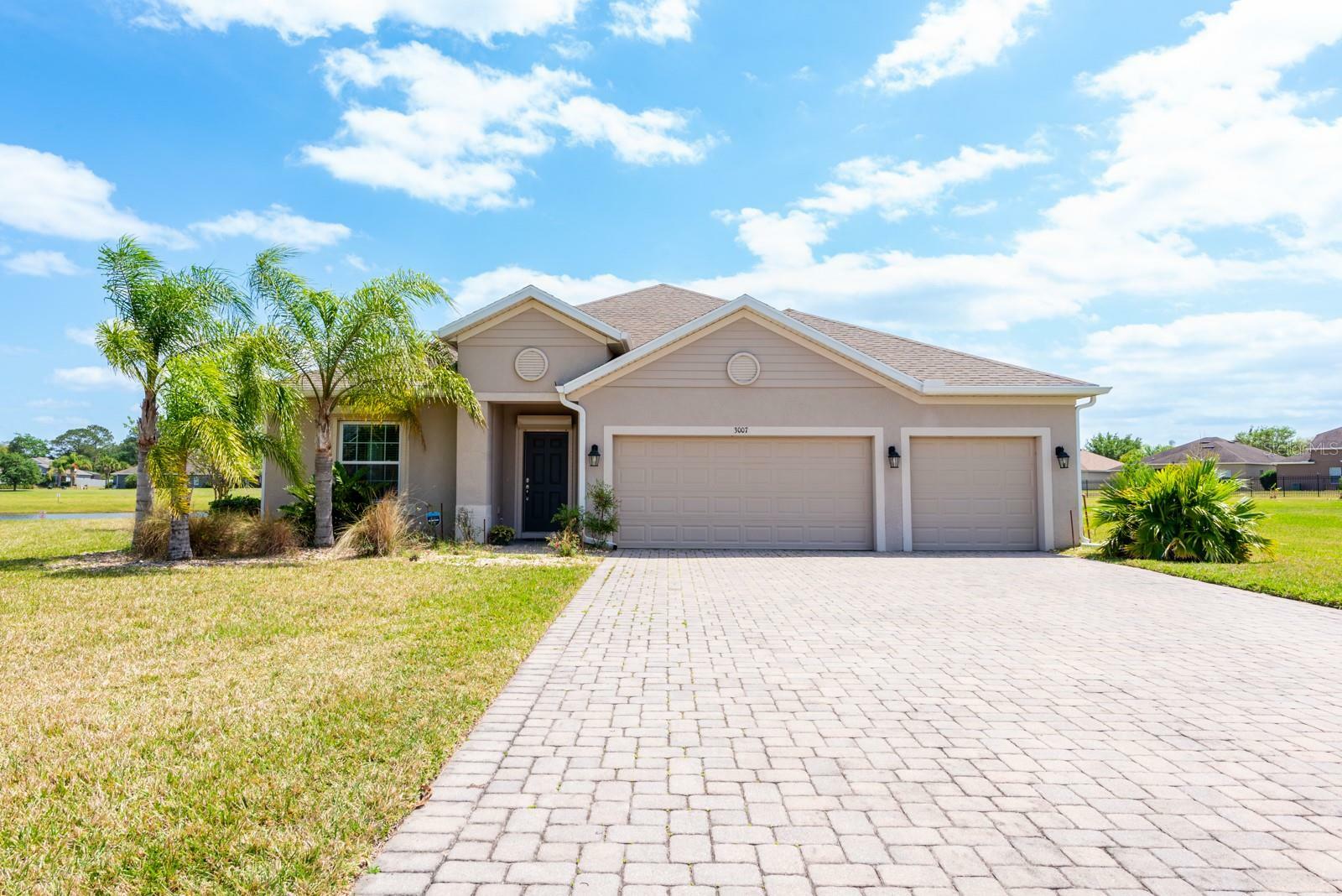 Property Photo:  3007 San Leo Drive  FL 32820 