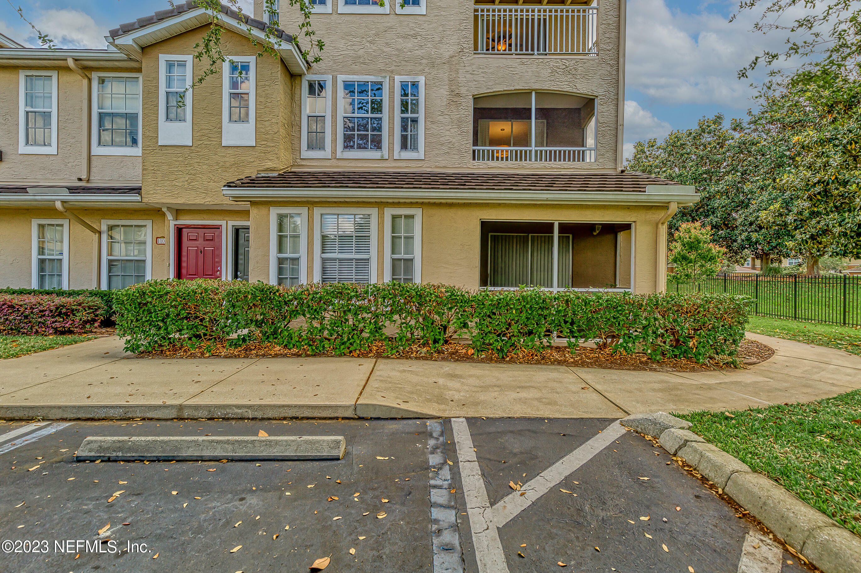 Property Photo: 10075 Gate Parkway N 1106 FL 32246