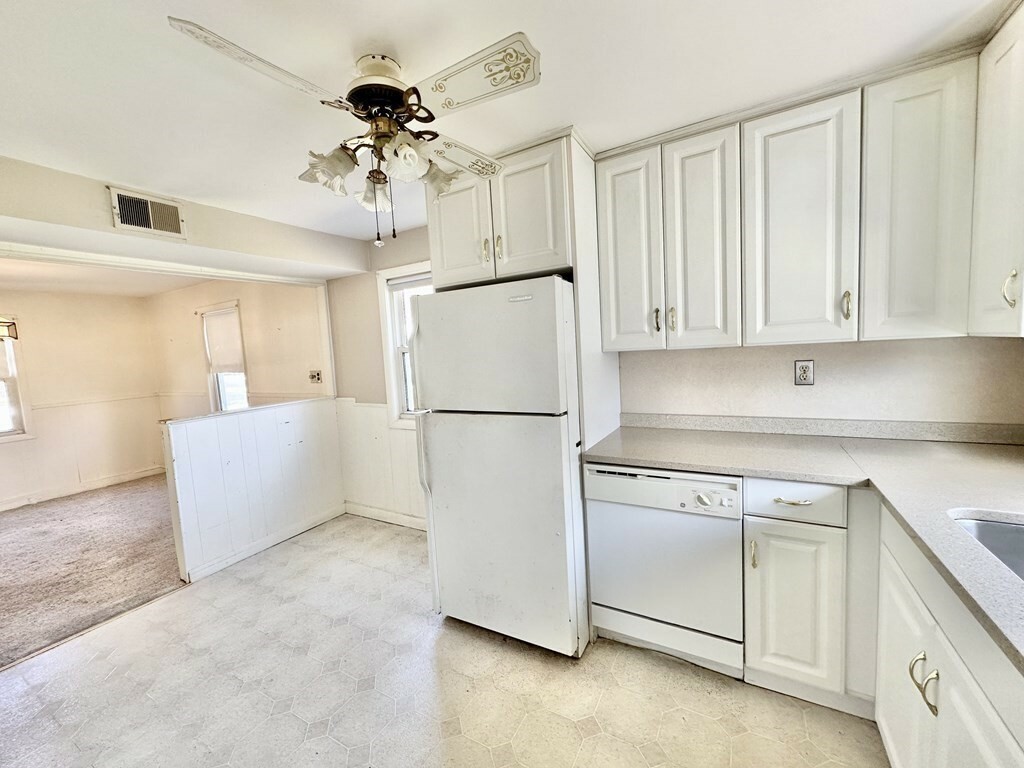 Property Photo:  93 Alandale Pkwy  MA 02062 