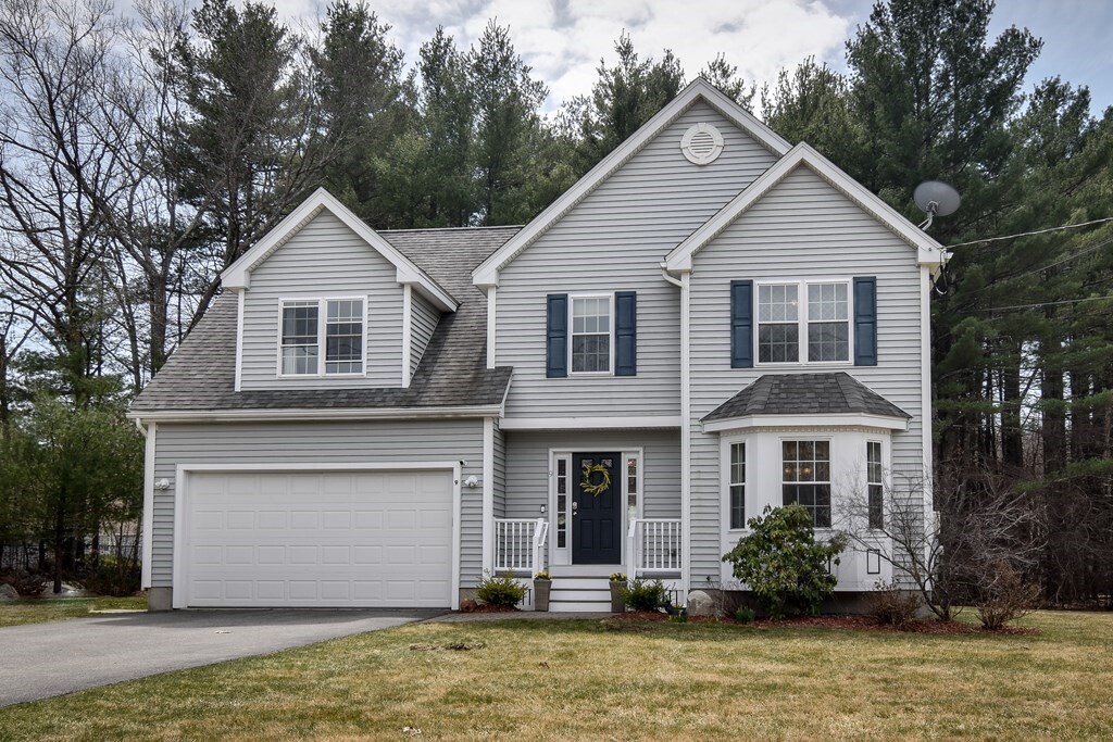 Property Photo: 9 Makepeace Rd MA 01886