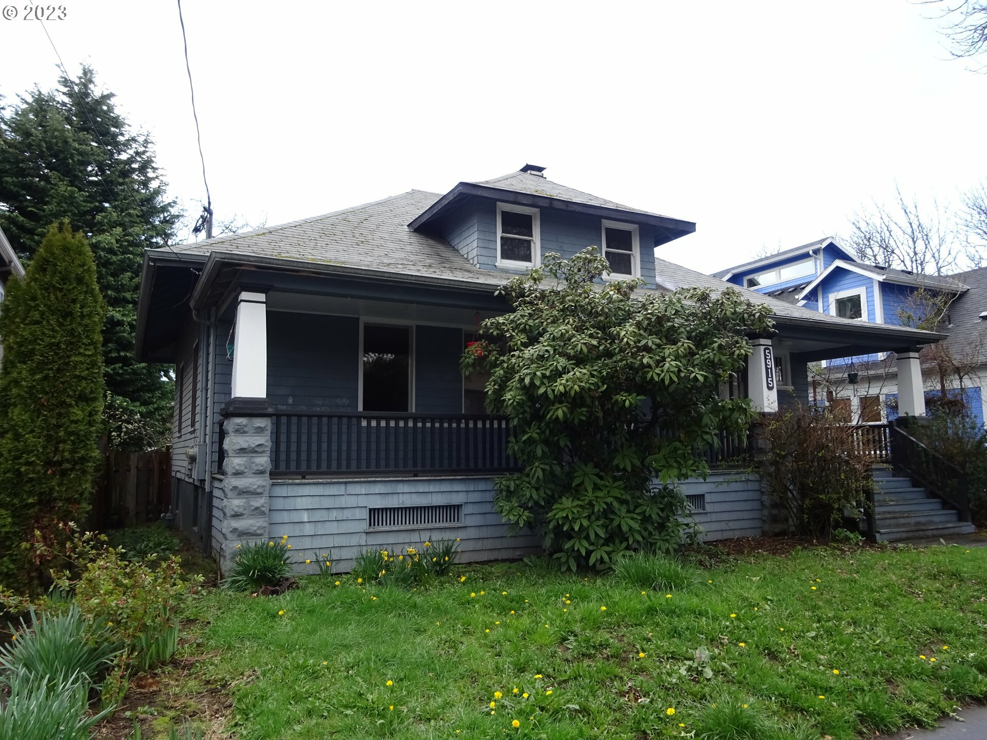 Property Photo:  5915 SE Milwaukie Ave  OR 97202 