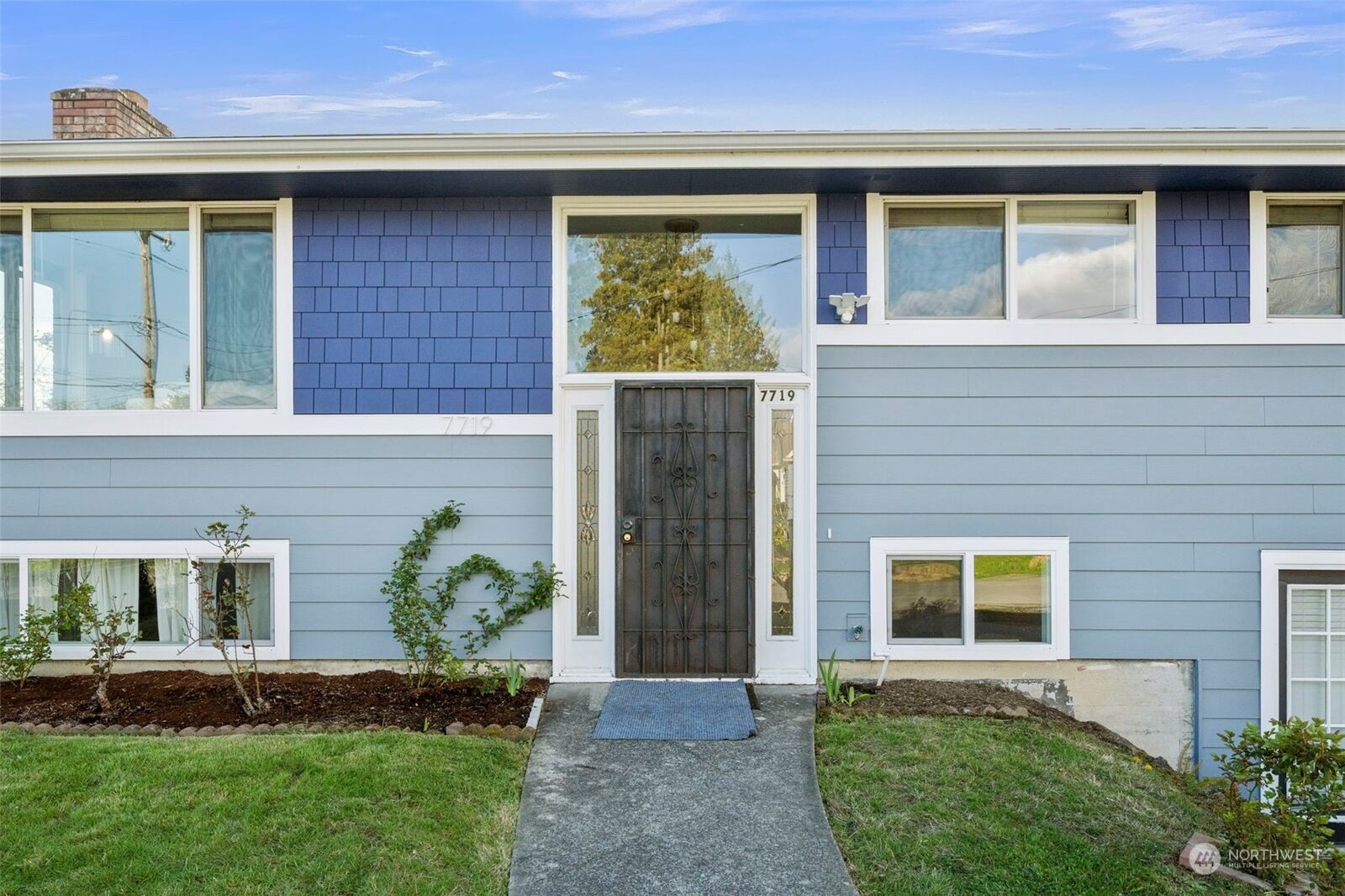 Property Photo: 7719 46th Avenue S WA 98118