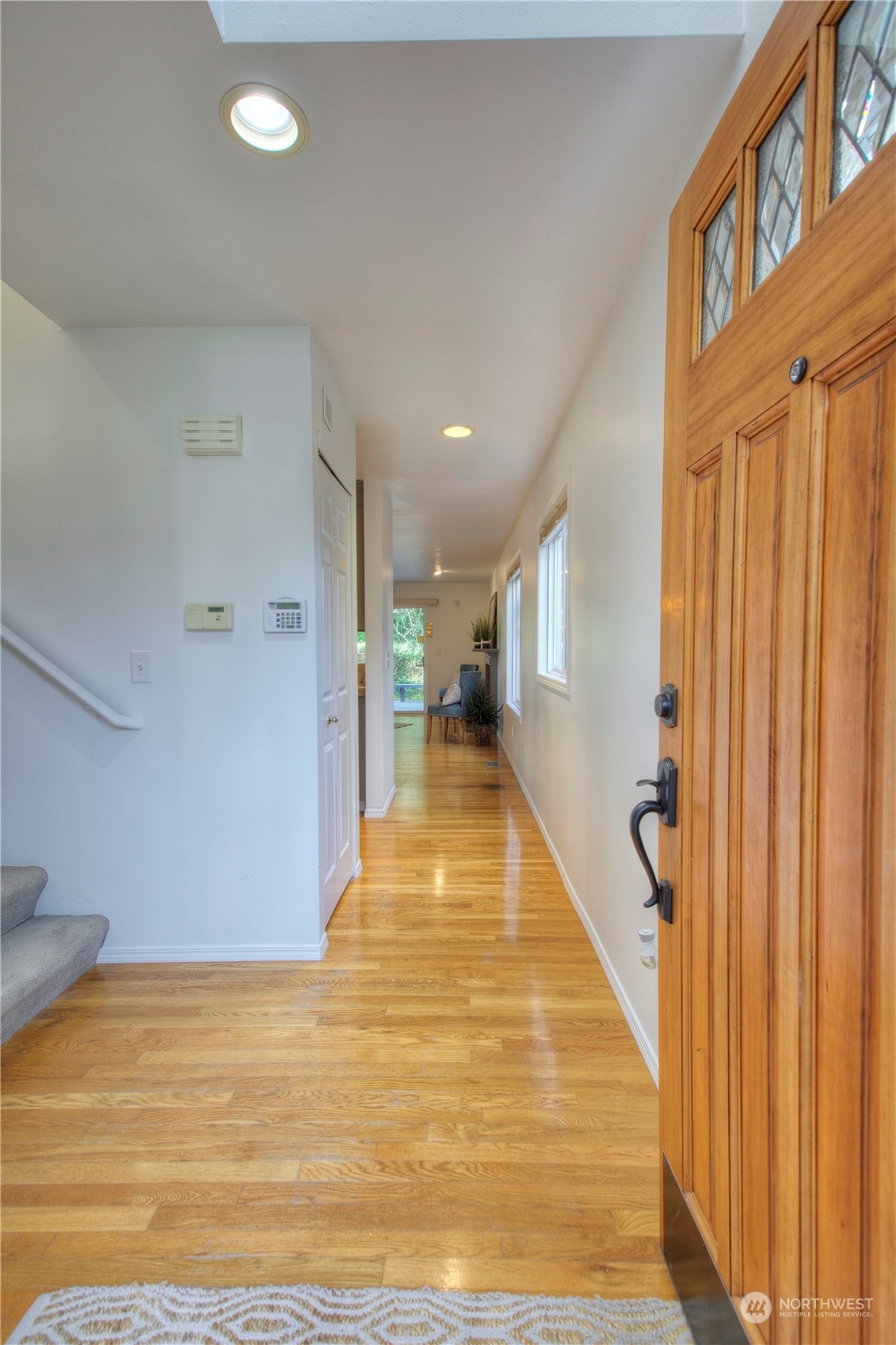 Property Photo: 7425 Sunnyside Avenue N WA 98103