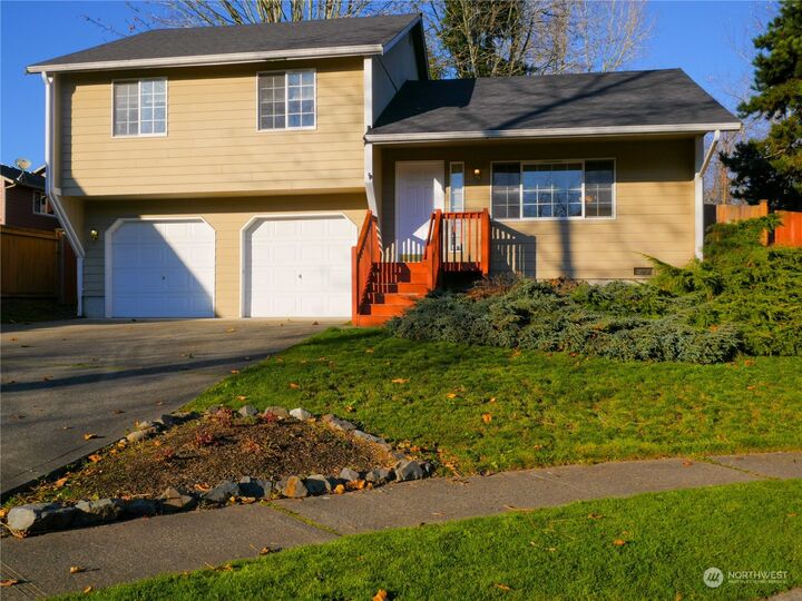 Property Photo:  9711 7th Place SE  WA 98258 