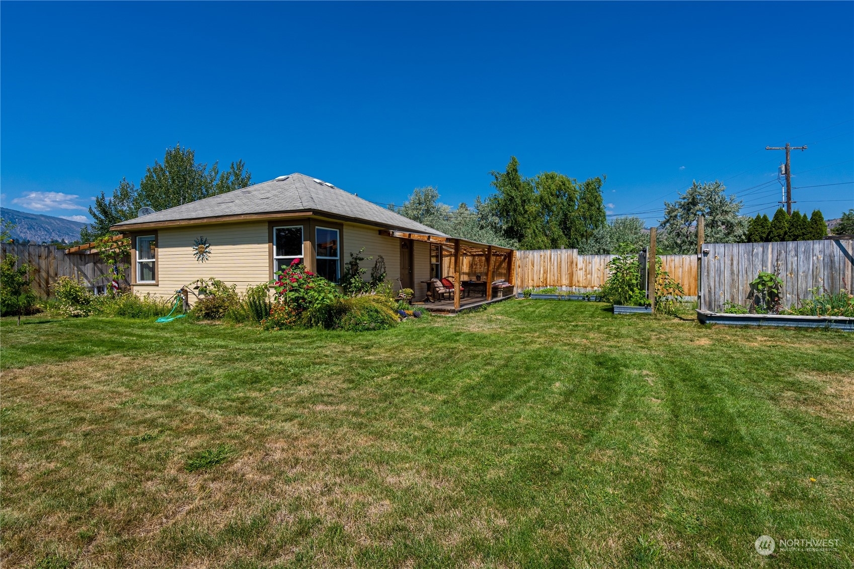 Property Photo:  50 S Madeline Road  WA 98831 