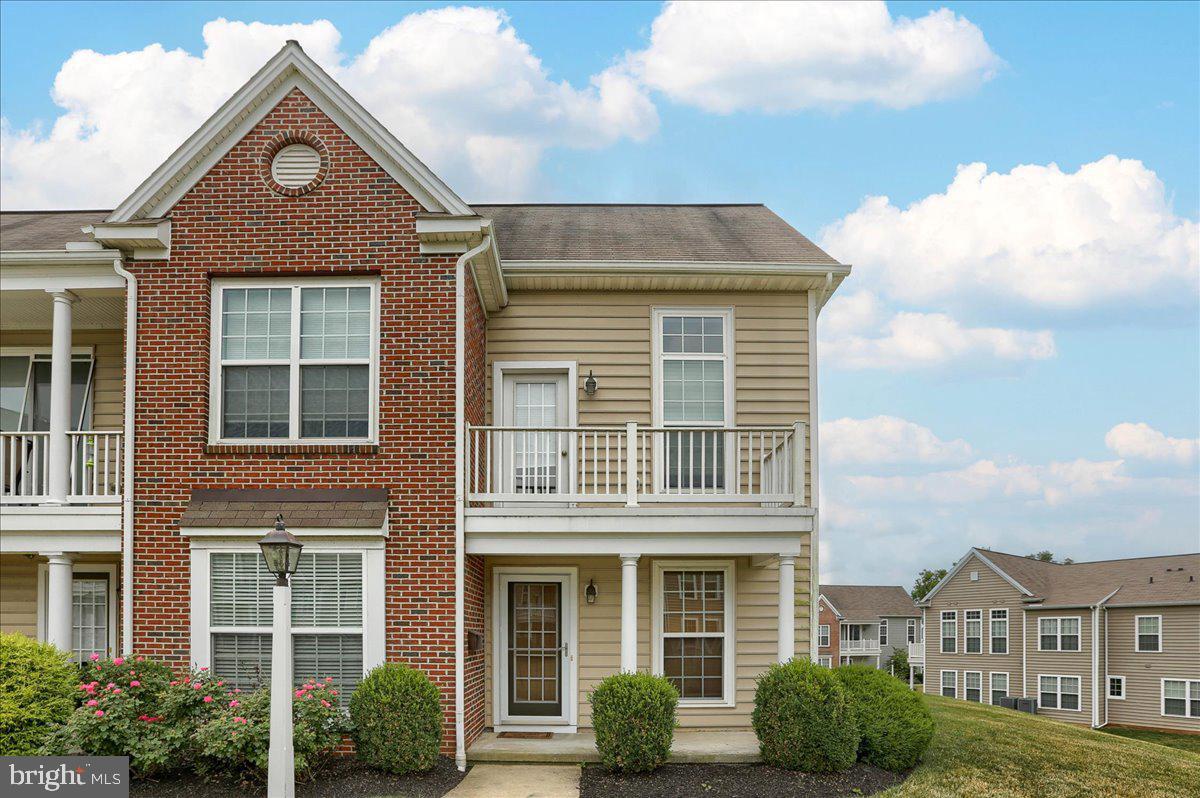 Property Photo: 723 Stag Court PA 17036